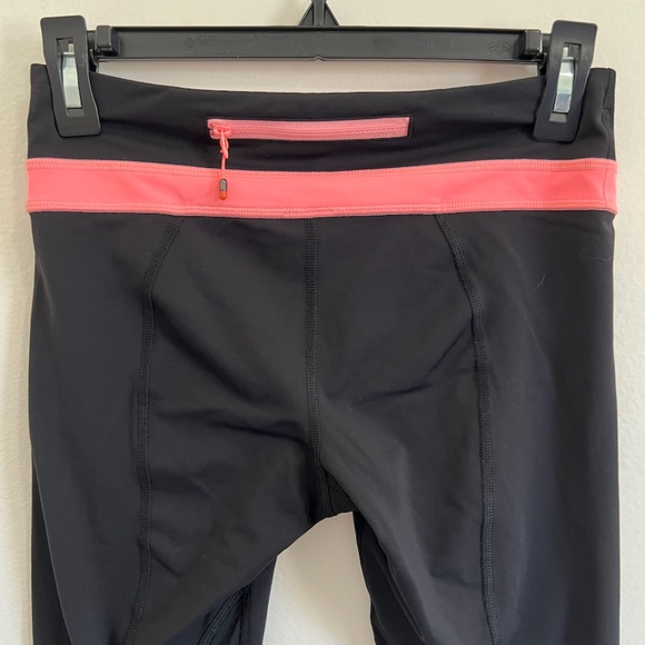 Lululemon Pink & Black Workout Leggings - Picture 3 of 8